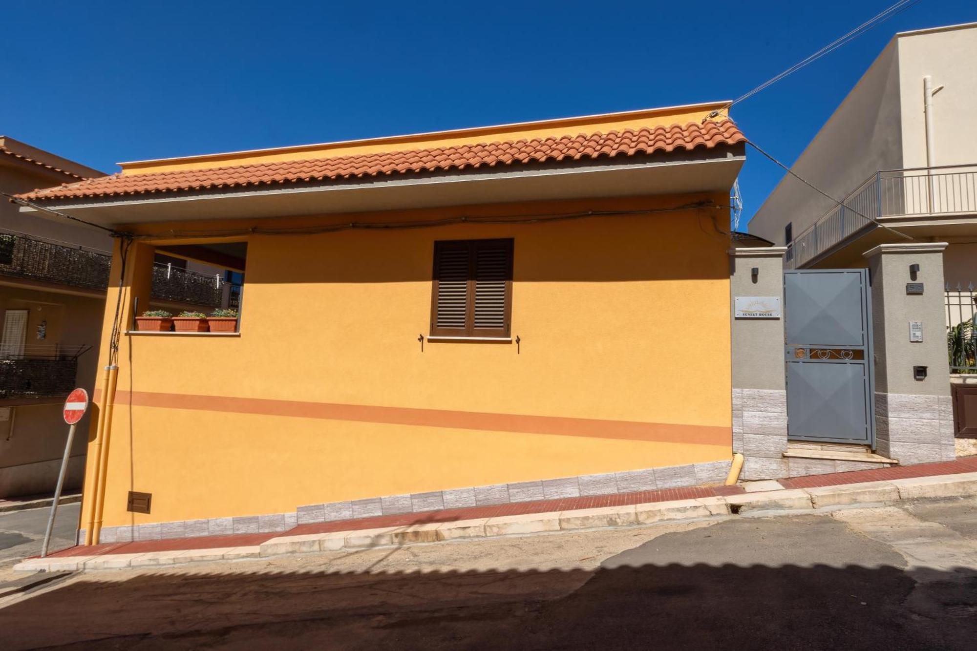 Sunset House Bed & Breakfast Balestrate Exterior photo